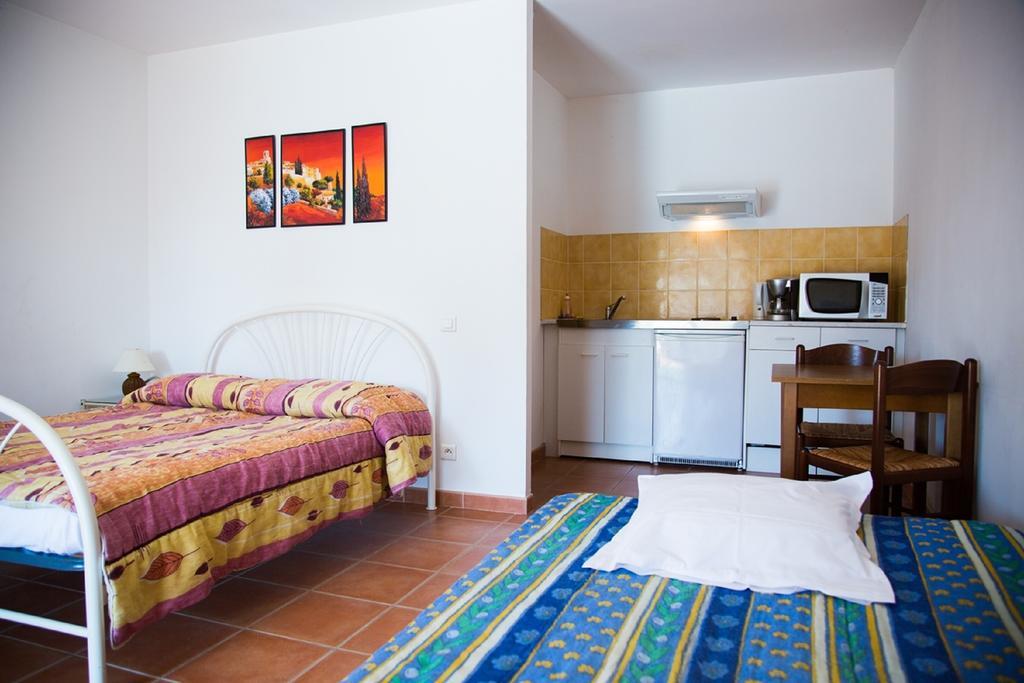 Appartements " Le Clos De La Cerisaie" Castillon-du-Gard Εξωτερικό φωτογραφία