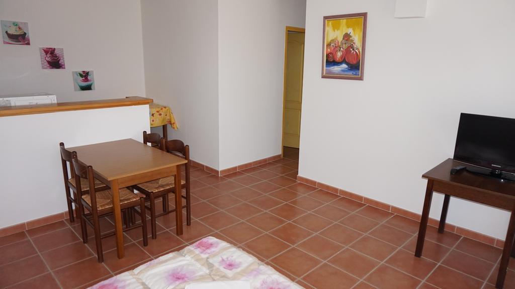 Appartements " Le Clos De La Cerisaie" Castillon-du-Gard Εξωτερικό φωτογραφία