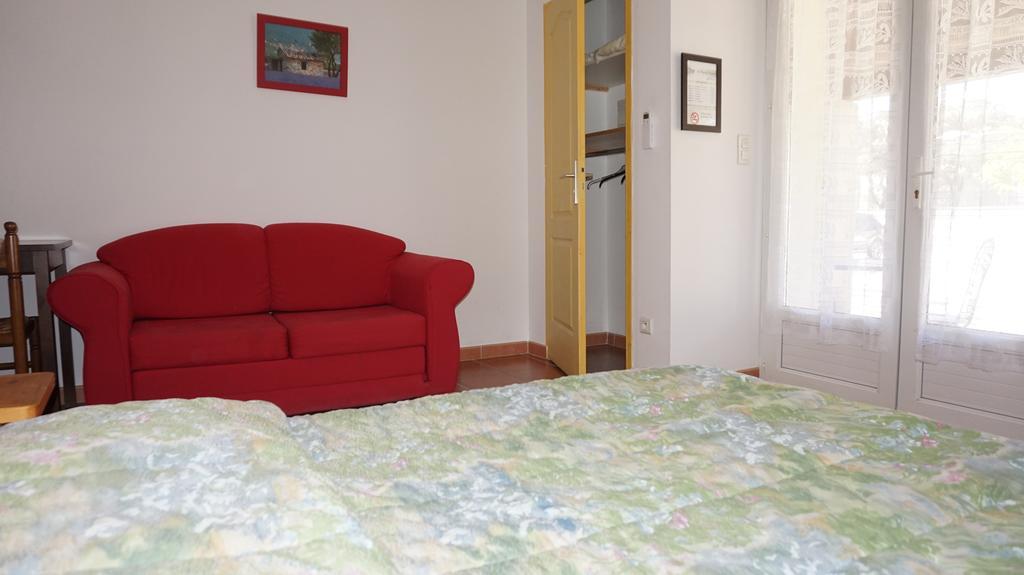 Appartements " Le Clos De La Cerisaie" Castillon-du-Gard Εξωτερικό φωτογραφία